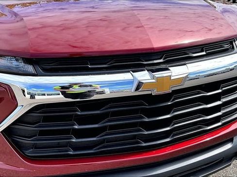 Used 2025 Chevrolet TrailBlazer LS w/ LS Convenience Package AWD/4WD image 30