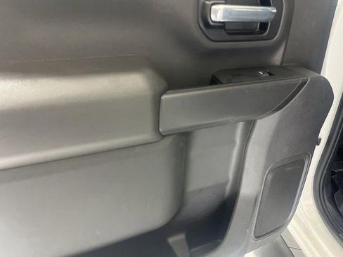 Used 2022 Chevrolet Silverado 2500 Custom w/ Custom Value Package image 32