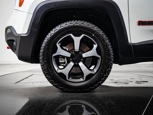 Used 2022 Jeep Renegade Trailhawk image 13