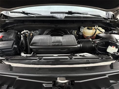 Used 2022 Chevrolet Suburban LT image 30