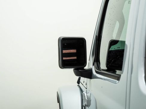 Used 2024 Jeep Wrangler Unlimited Sahara w/ Technology Group AWD/4WD image 14