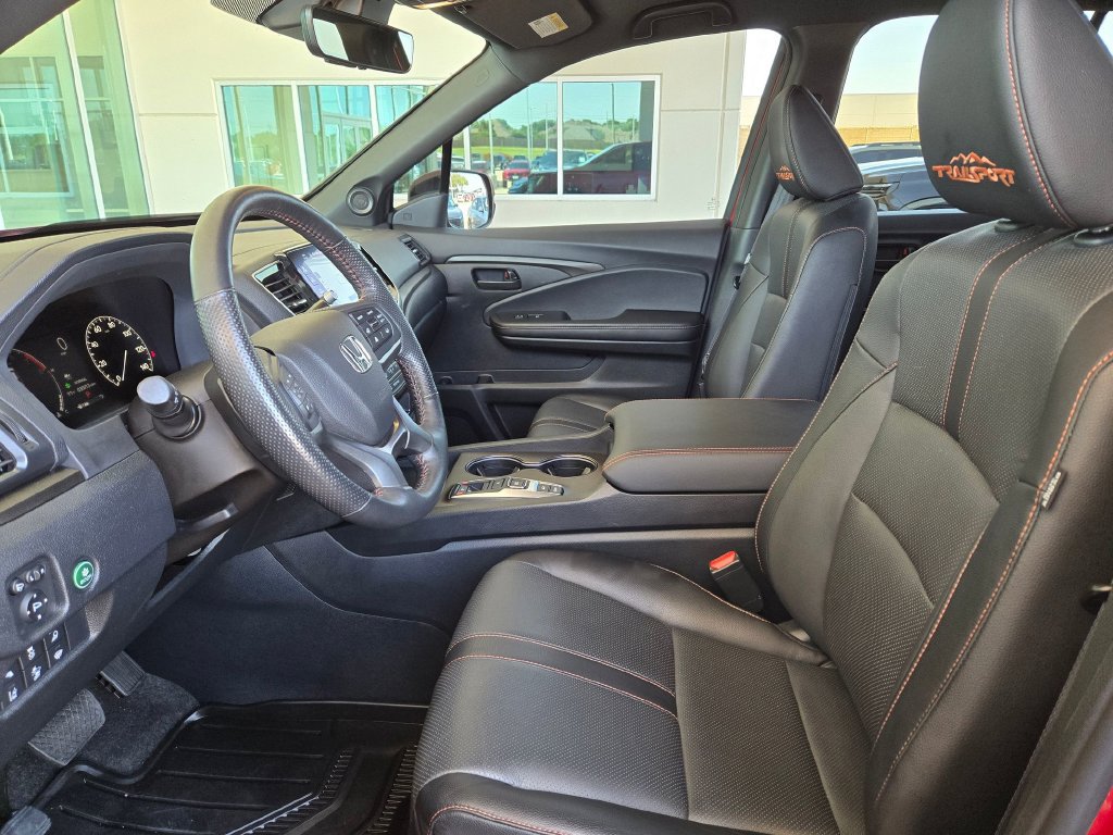 Used 2025 Honda Ridgeline TrailSport image 9