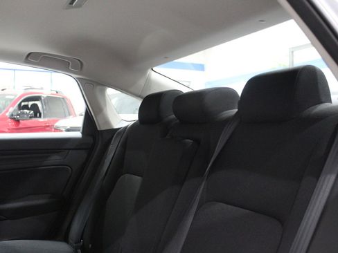 Certified 2022 Honda Civic EX image 16