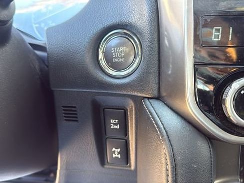 Used 2023 Lexus GX 460 Premium w/ Accessory Package AWD/4WD image 35