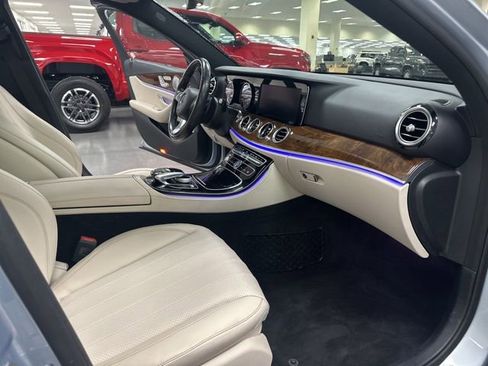 Used 2017 Mercedes-Benz E 300 4MATIC image 22