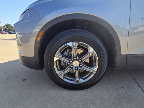 Used 2024 Chevrolet Blazer LT image 9