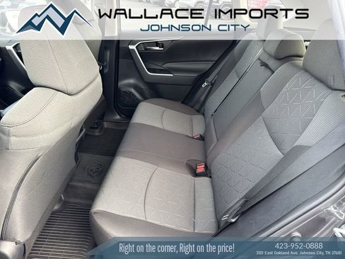 Used 2022 Toyota RAV4 XLE AWD/4WD image 35