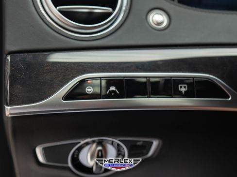 Used 2019 Mercedes-Benz S 560 4MATIC Sedan w/ Premium Package image 41