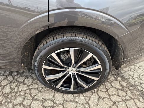 Used 2025 Volvo XC60 B5 Plus image 20