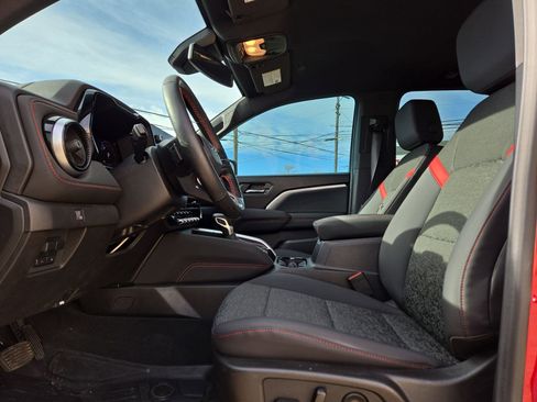 Used 2024 Chevrolet Colorado Z71 w/ Z71 Convenience Package 2 image 16