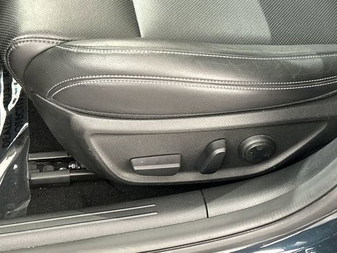 Used 2025 Genesis G70 2.5T AWD/4WD image 19