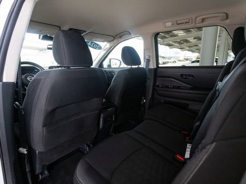 Used 2024 Nissan Pathfinder SV image 28