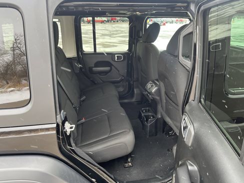 Used 2020 Jeep Wrangler Unlimited Sport image 14