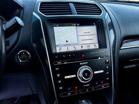 Used 2017 Ford Explorer Platinum image 42