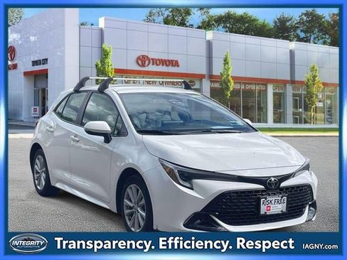 Certified 2024 Toyota Corolla SE FWD image 1