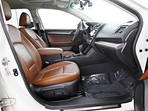 Used 2017 Subaru Outback 3.6R Touring image 23