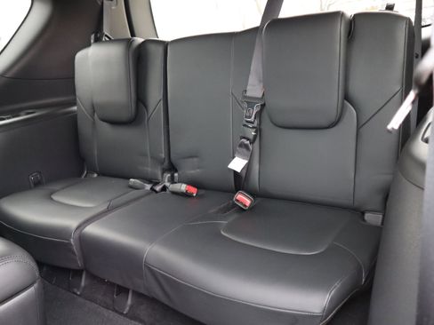 Used 2024 Nissan Armada SL w/ Midnight Edition Package image 11