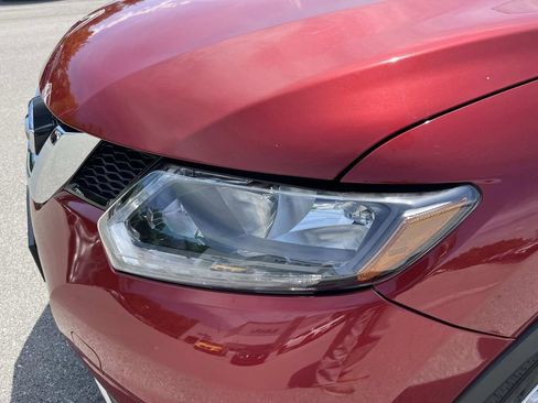 Used 2015 Nissan Rogue S AWD/4WD image 9