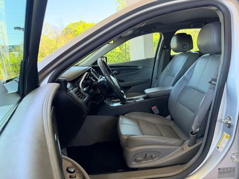 Used 2014 Chevrolet Impala LT w/ Convenience Package image 8