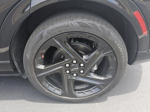 Used 2025 Chevrolet Equinox EV RS FWD image 17