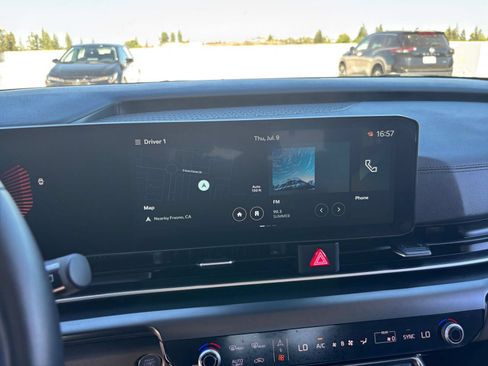 Used 2026 Kia Carnival FWD image 21
