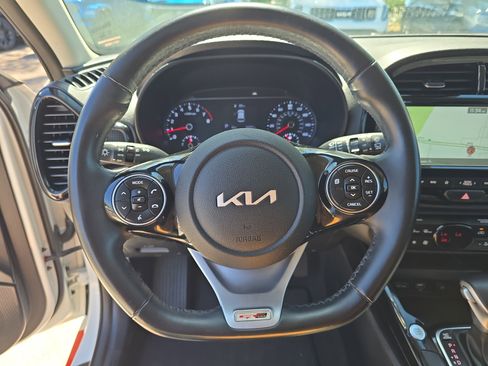 Certified 2022 Kia Soul GT-Line image 29