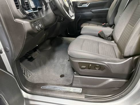 Used 2024 Chevrolet Silverado 1500 LT AWD/4WD image 58