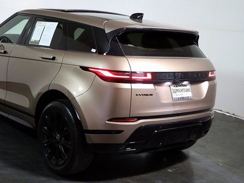 Used 2024 Land Rover Range Rover Evoque Dynamic SE image 11