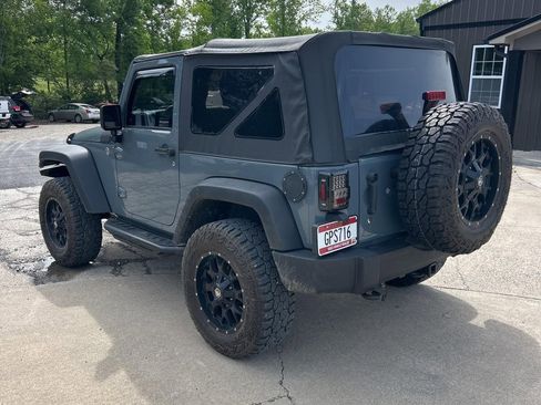 Used 2015 Jeep Wrangler Sport AWD/4WD image 3