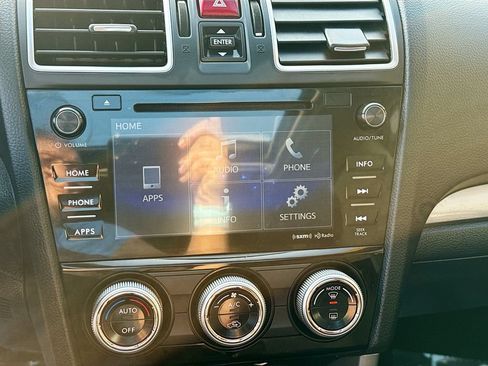 Used 2017 Subaru Forester 2.5i Premium AWD/4WD image 13