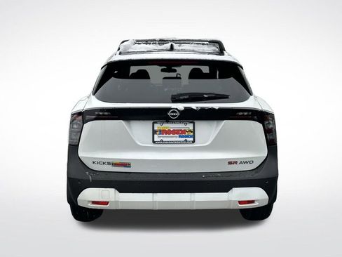 New 2026 Nissan Kicks SR w/ Cold Weather Package image 4