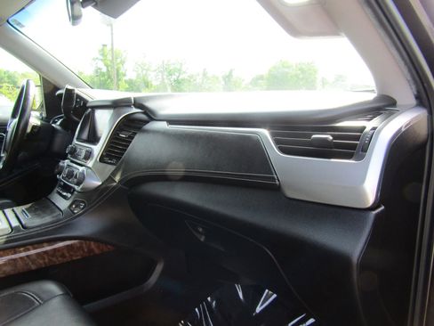 Used 2017 Chevrolet Tahoe Premier AWD/4WD image 15