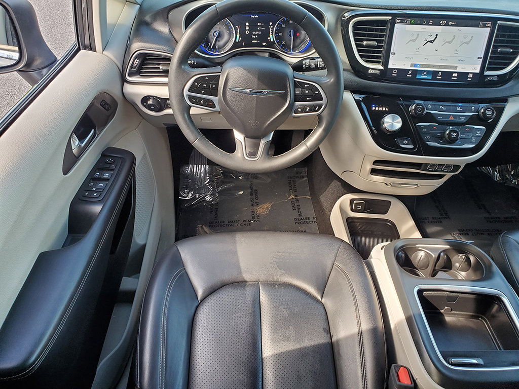 Used 2023 Chrysler Pacifica Touring-L FWD image 15