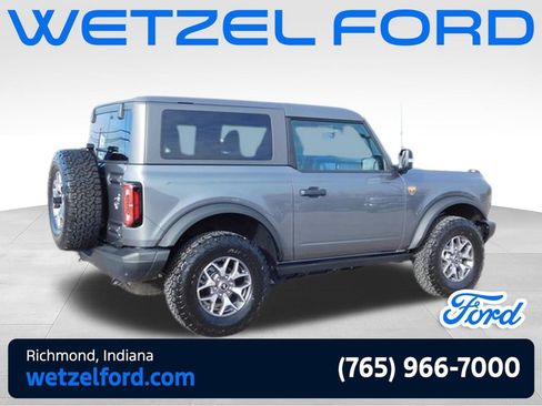 Used 2025 Ford Bronco Badlands AWD/4WD image 3