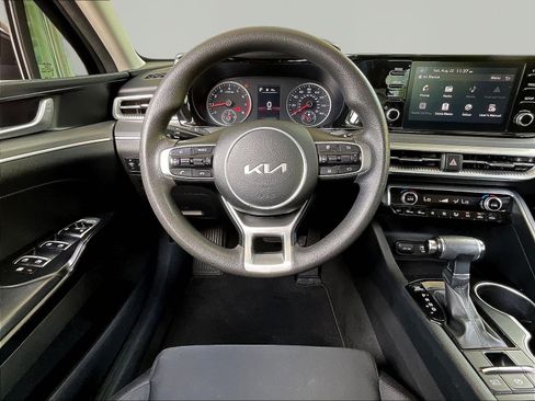 Used 2022 Kia K5 LXS FWD image 8