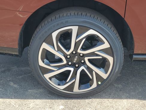 New 2027 Lincoln Navigator L Reserve AWD/4WD image 5