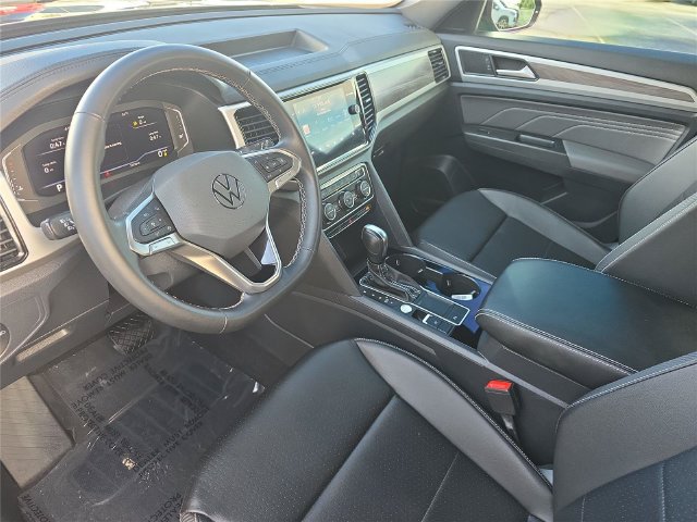 Used 2022 Volkswagen Atlas Cross Sport SE FWD image 16