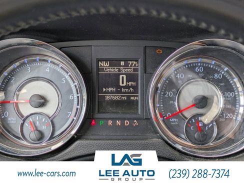 Used 2016 Chrysler Town & Country Touring image 24