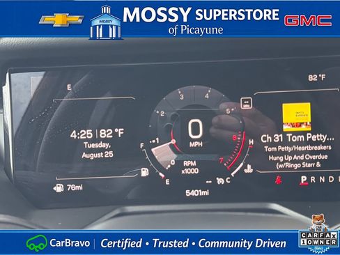 Certified 2026 GMC Acadia Elevation w/ Elevation Premium Package FWD image 19