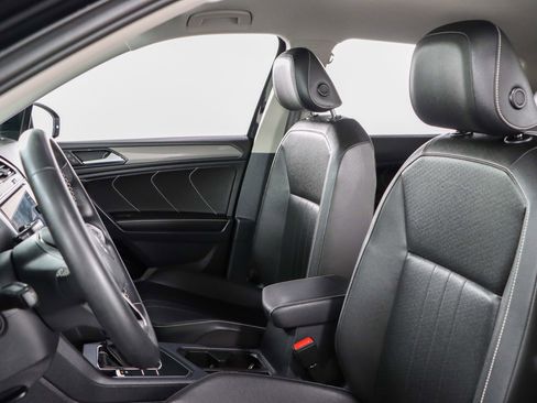 Used 2023 Volkswagen Tiguan SE image 23