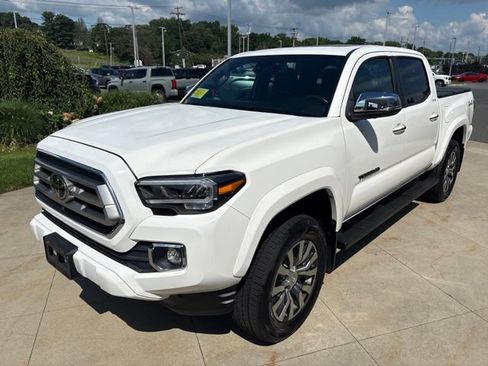 Used 2021 Toyota Tacoma Limited AWD/4WD image 3