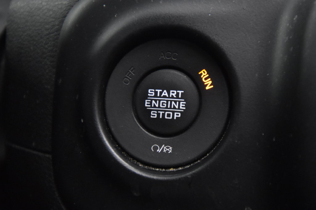 Used 2022 Jeep Wrangler Unlimited Sahara w/ LED Lighting Group AWD/4WD image 33