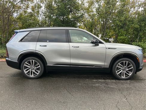 New 2026 Cadillac Vistiq Sport image 6