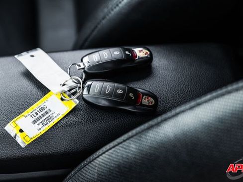 Used 2017 Porsche 718 Cayman image 69