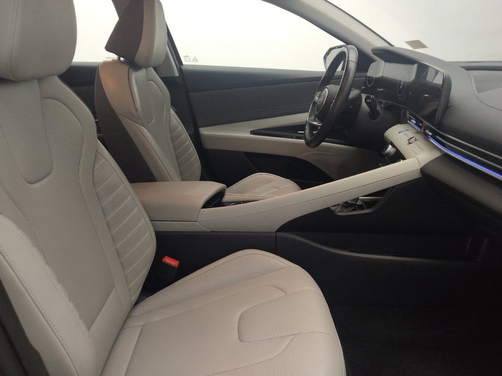 Used 2024 Hyundai Elantra Limited FWD image 21