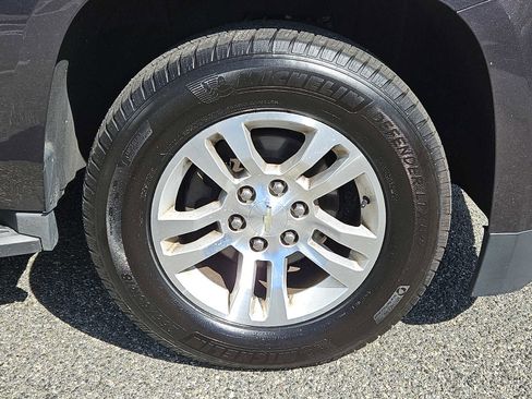 Used 2016 Chevrolet Suburban LS image 8