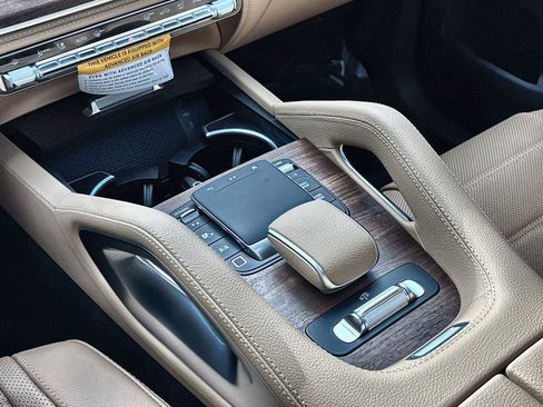 New 2026 Mercedes-Benz GLS 450 4MATIC image 22