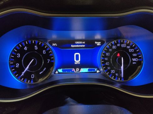 Used 2015 Chrysler 200 C image 23