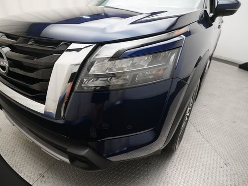 Certified 2025 Nissan Pathfinder Platinum AWD/4WD image 24
