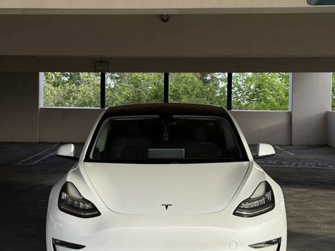 Used 2018 Tesla Model 3 Long Range image 2